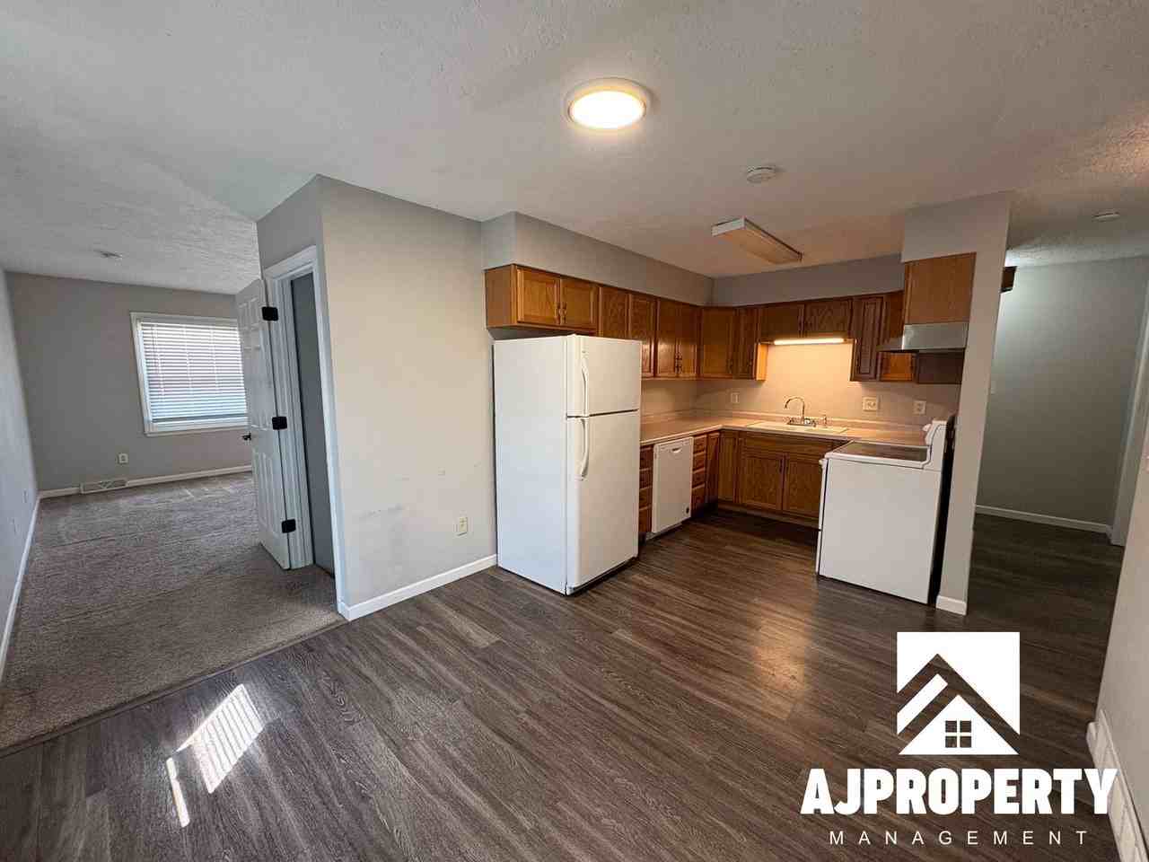 3302 S Lincoln Ave - Photo 4 of 19
