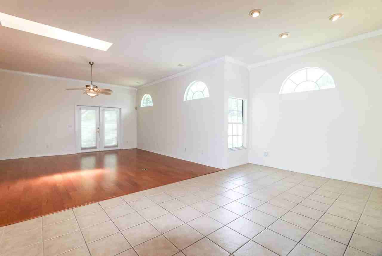 6202 Nw 36th Dr - Photo 2 of 22
