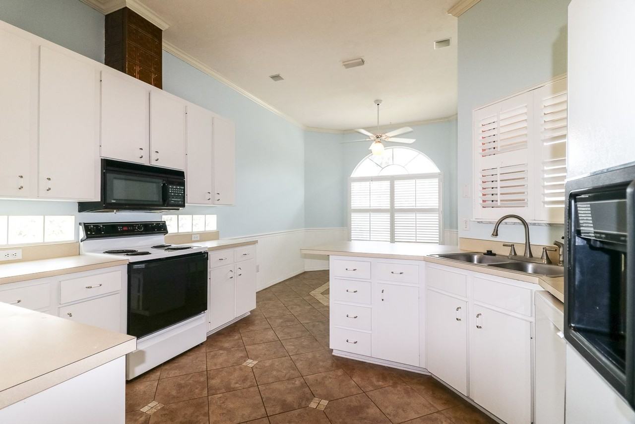 6202 Nw 36th Dr - Photo 4 of 22