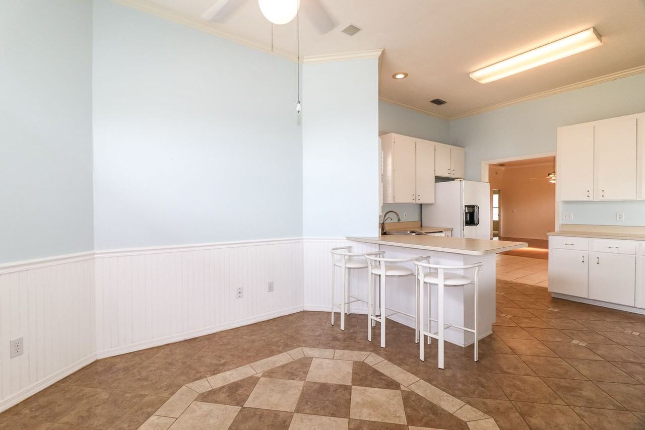 6202 Nw 36th Dr - Photo 7 of 22