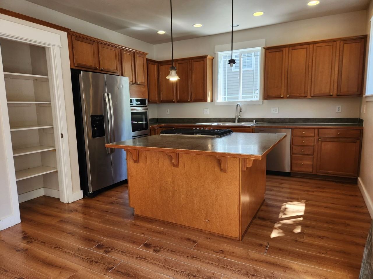 1300 22nd St - Photo 2 of 14