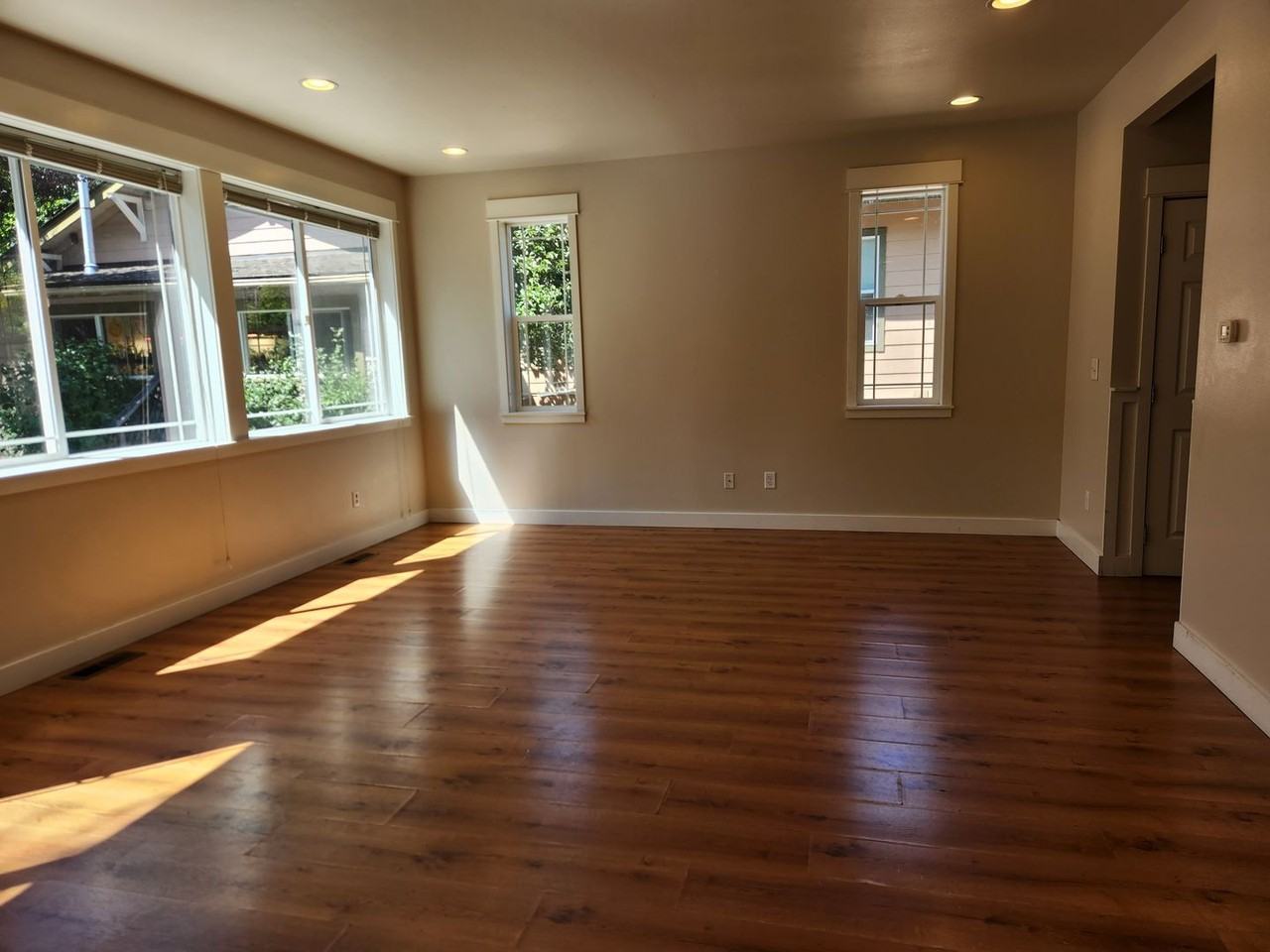 1300 22nd St - Photo 3 of 14