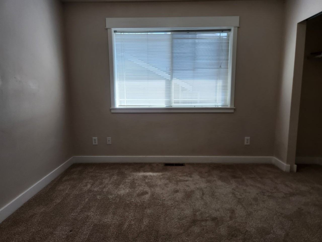 1300 22nd St - Photo 5 of 14