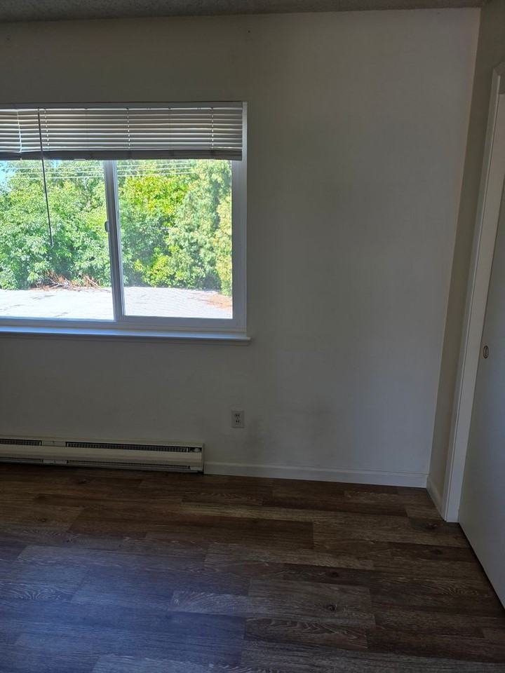 4047 Hamilton Ave Apt F7 #F7 - Photo 6 of 11