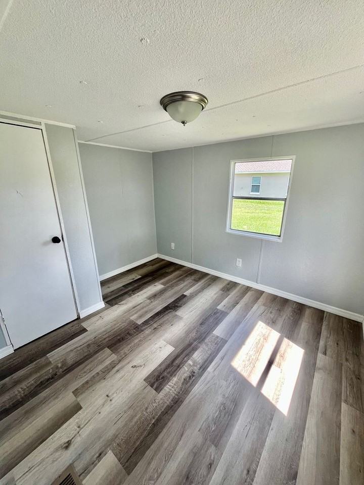 225 Adams St - Photo 5 of 7