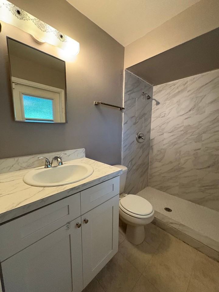 2292 Menomonee Ct - Photo 6 of 8