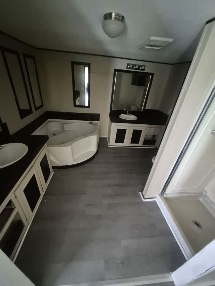 16960 E 407 Ct - Photo 5 of 8