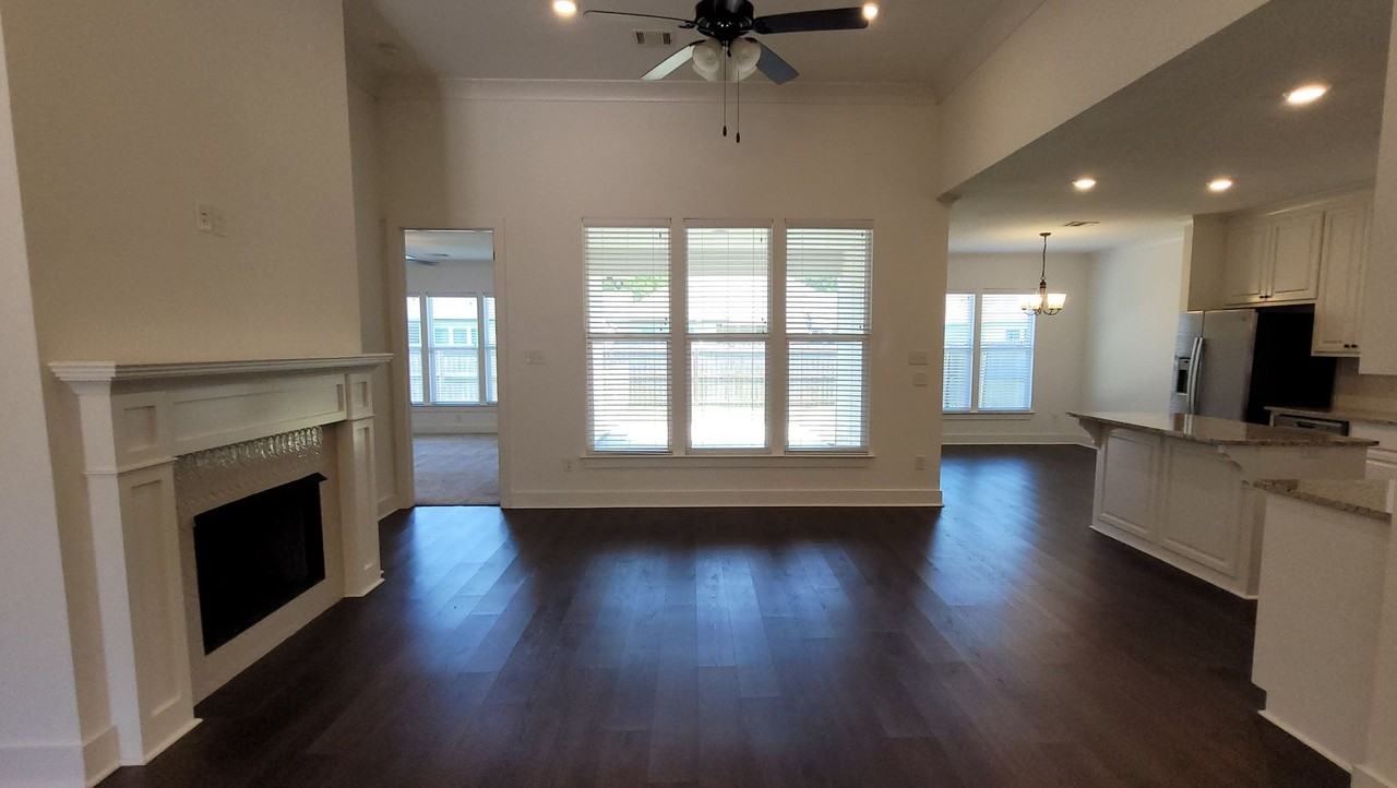 9587 S Creek Dr - Photo 3 of 16
