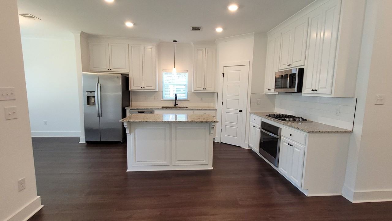 9587 S Creek Dr - Photo 4 of 16