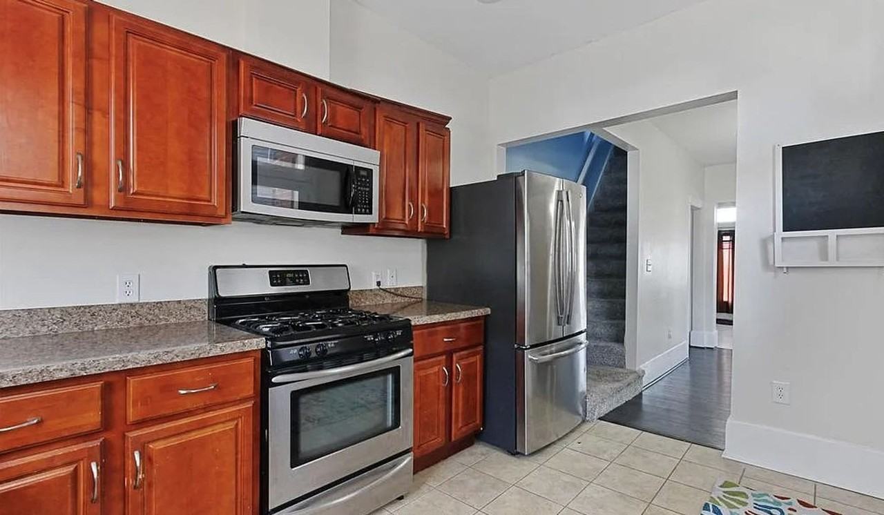 216 W Broadway - Photo 6 of 25