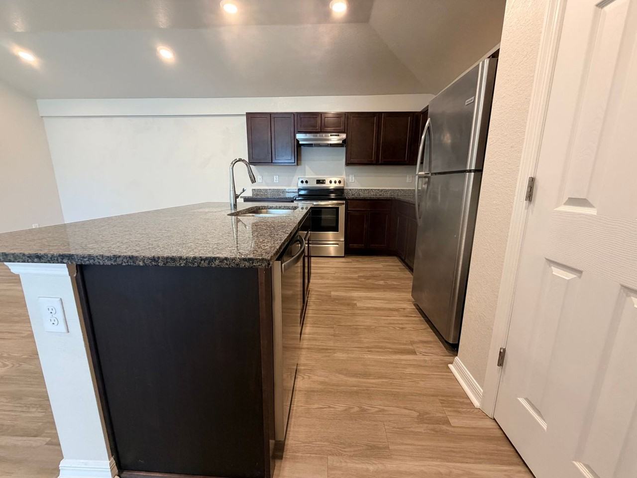 363 Greenbriar Blvd - Photo 6 of 19