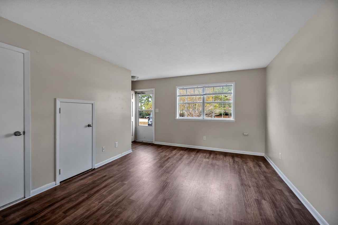 302 Law Rd Apt B - Photo 2 of 8