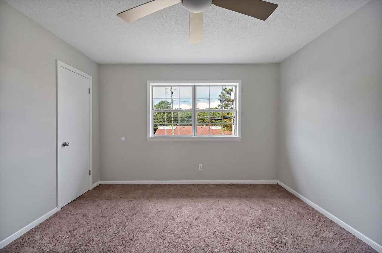 302 Law Rd Apt B - Photo 4 of 8