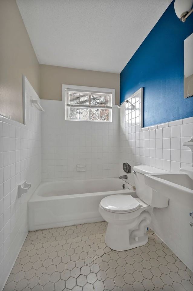 302 Law Rd Apt B - Photo 5 of 8