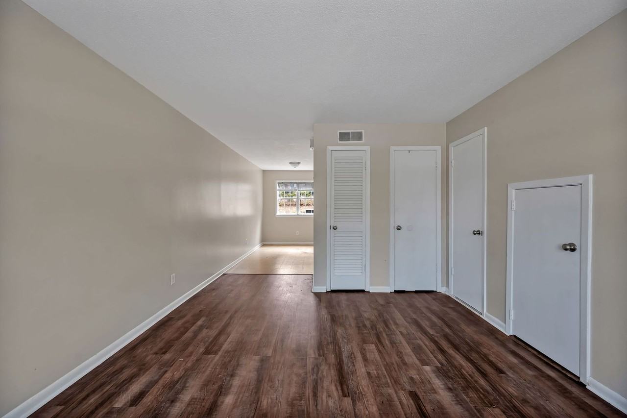 302 Law Rd Apt B - Photo 7 of 8