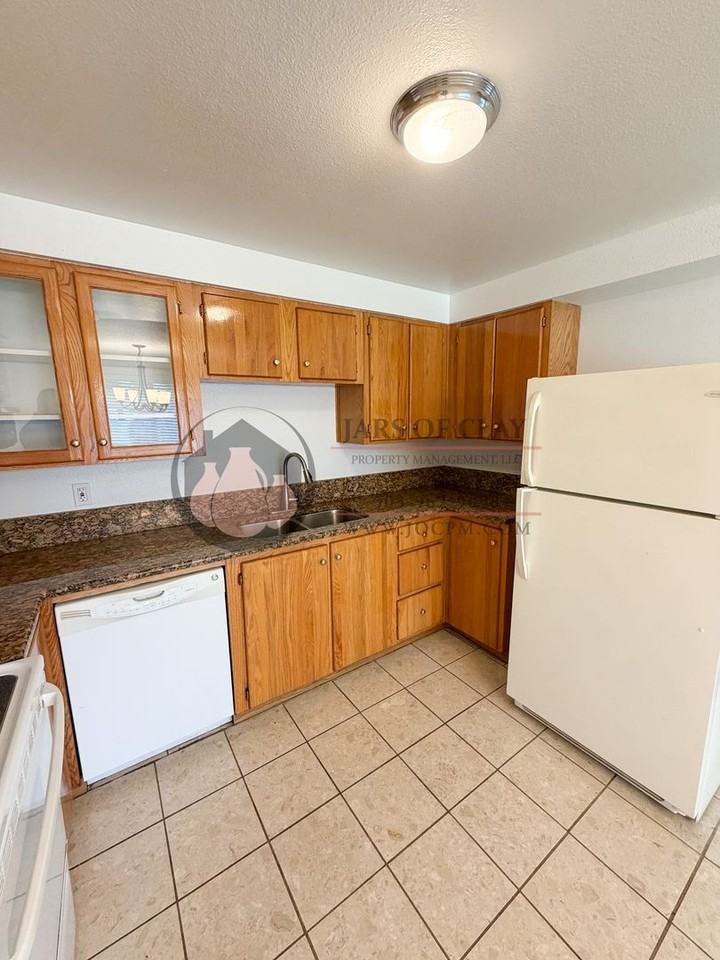 3370 Beacon Ct Ne - Photo 7 of 13