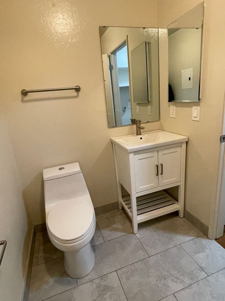 18218 Hale Ave - Photo 7 of 21