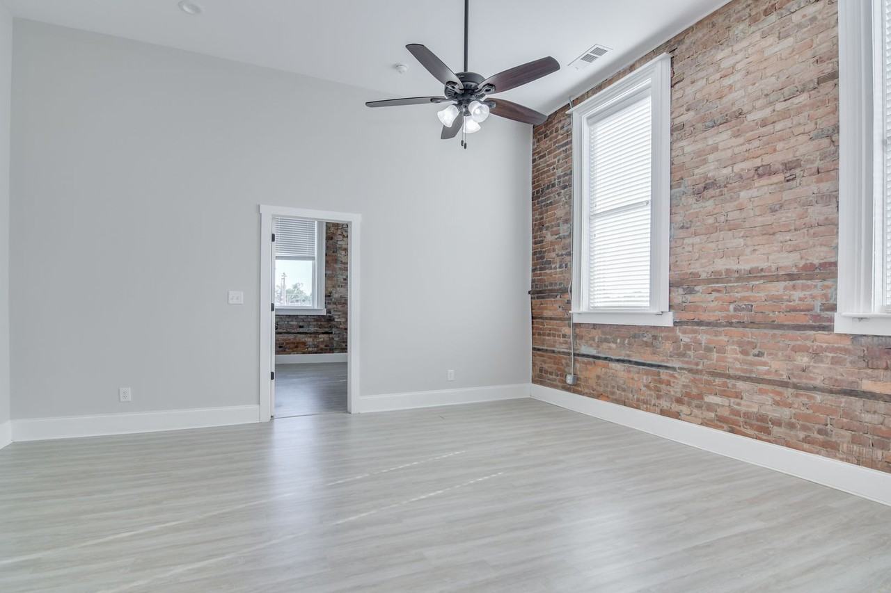 164 N Louisville St #4 - Photo 7 of 13