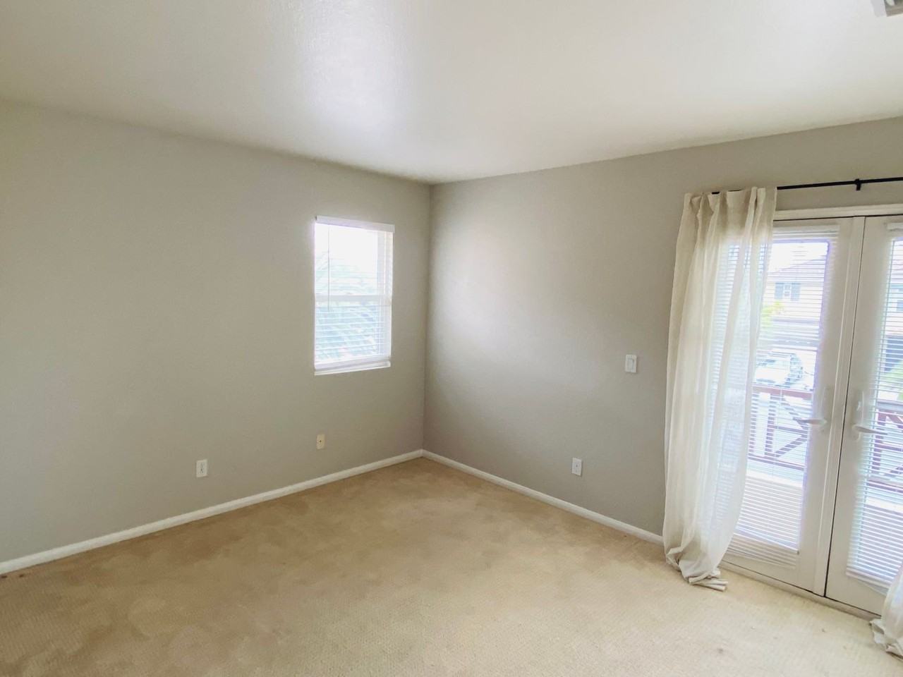 1162 Alexandra Ln - Photo 6 of 29