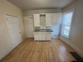 featured image of 937 W Maple St