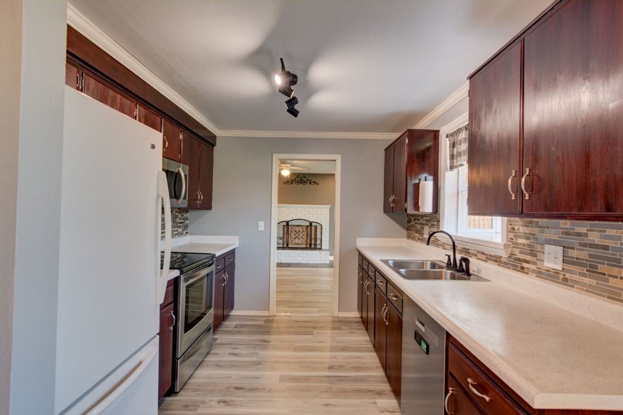 650 Sw 4th Ave - Photo 2 of 26