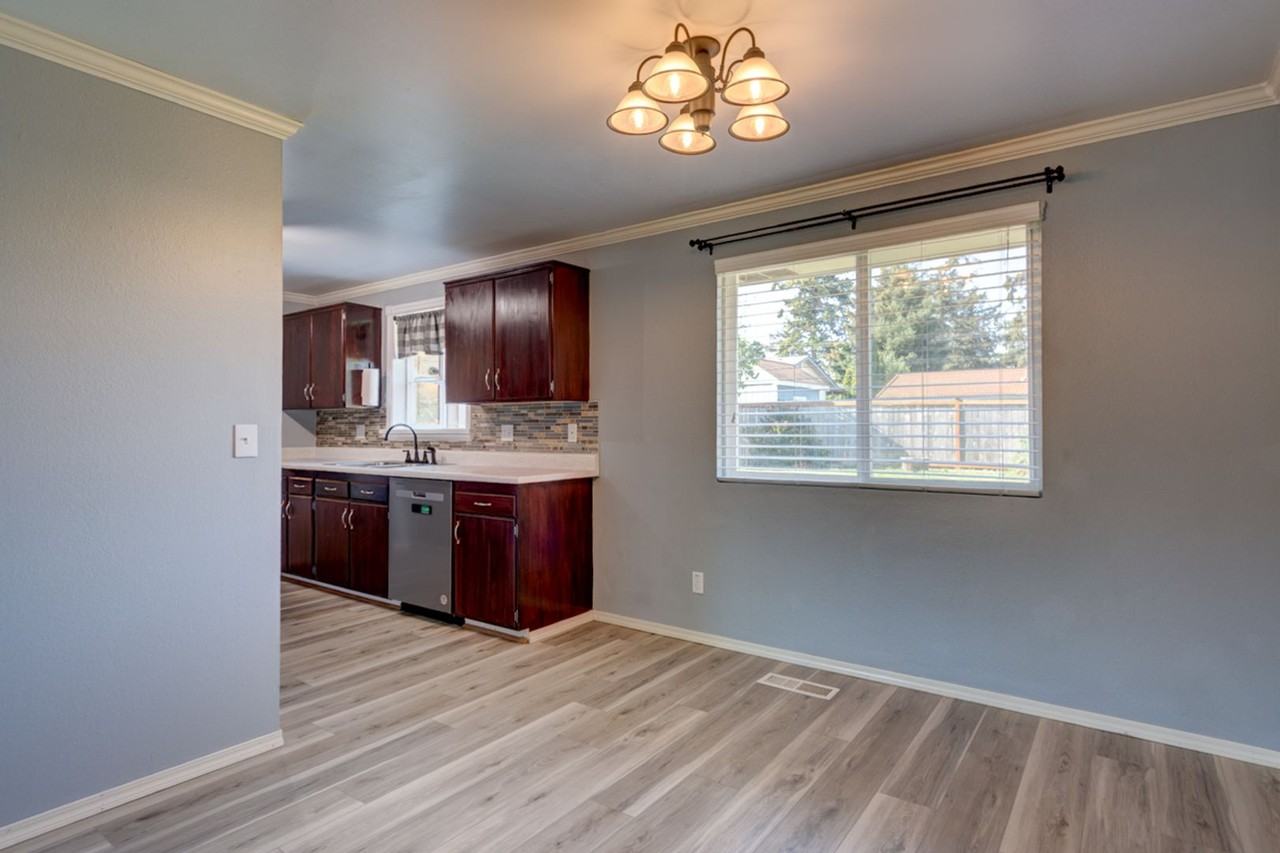 650 Sw 4th Ave - Photo 5 of 26
