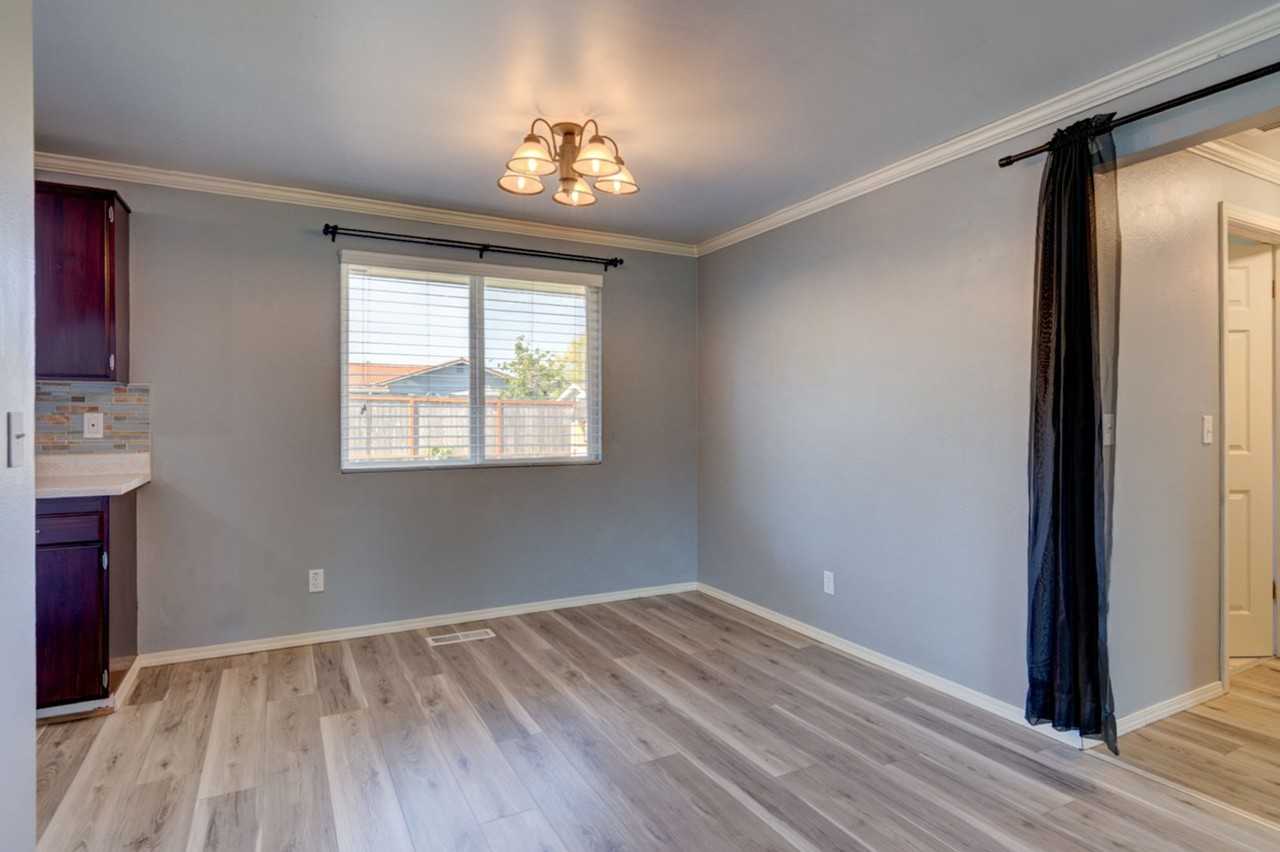 650 Sw 4th Ave - Photo 6 of 26