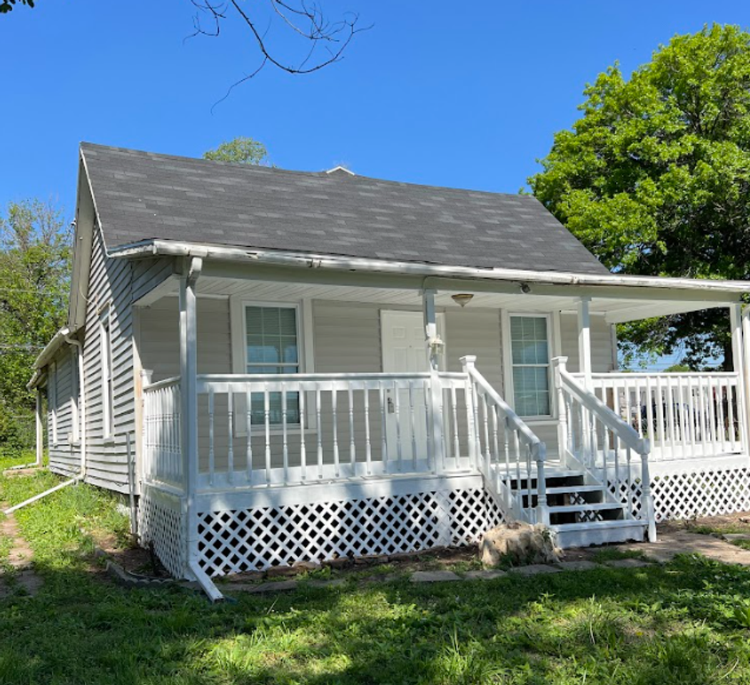 1021 Sw Woodward Ave - Photo 3 of 22