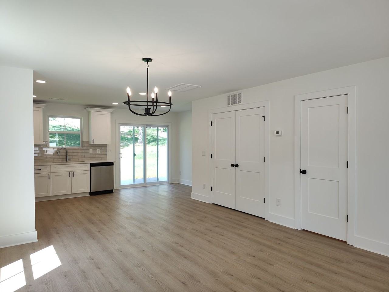 1413 Arden Ave - Photo 7 of 25
