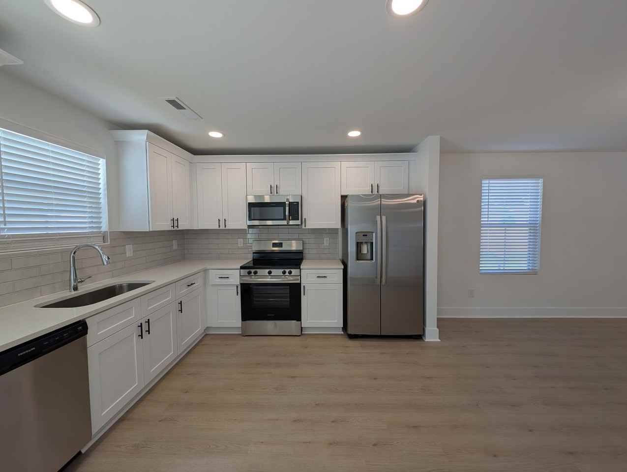 1415 Arden Ave - Photo 3 of 25