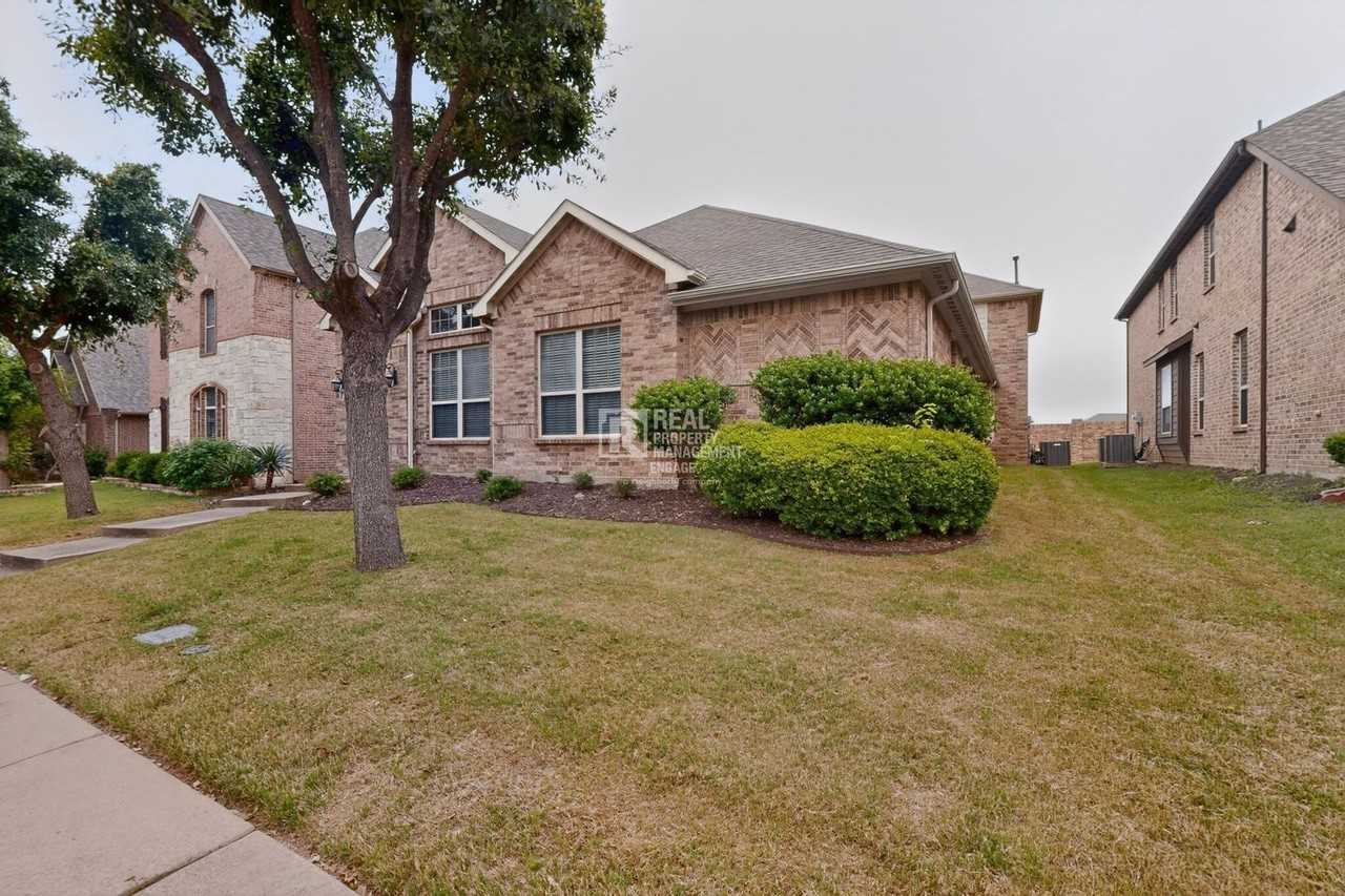 963 Cougar Dr - Photo 3 of 49