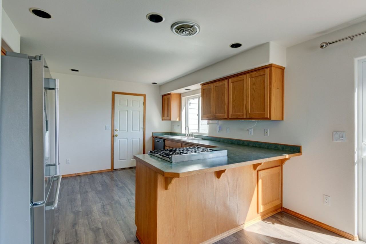 1436 Admirals Dr - Photo 4 of 27