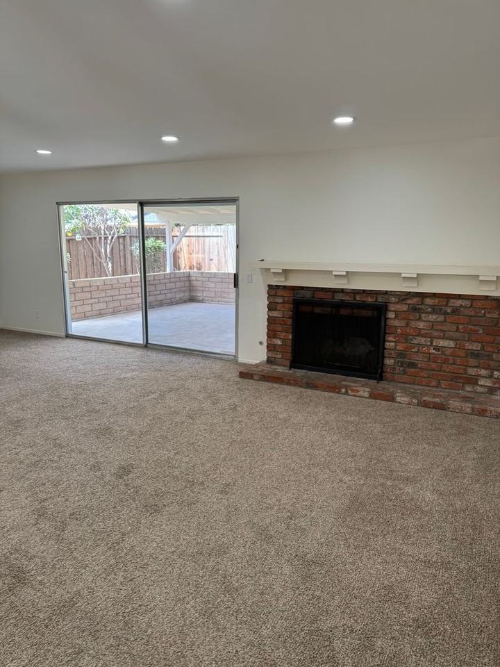 1727 Loma Dr - Photo 5 of 22