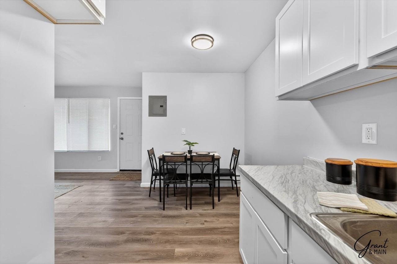 11411 Wyoming St - Photo 3 of 15