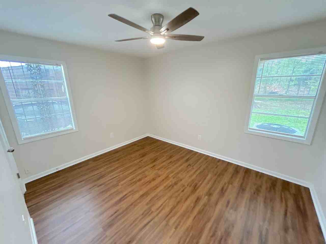 3724 Hillridge St - Photo 3 of 8