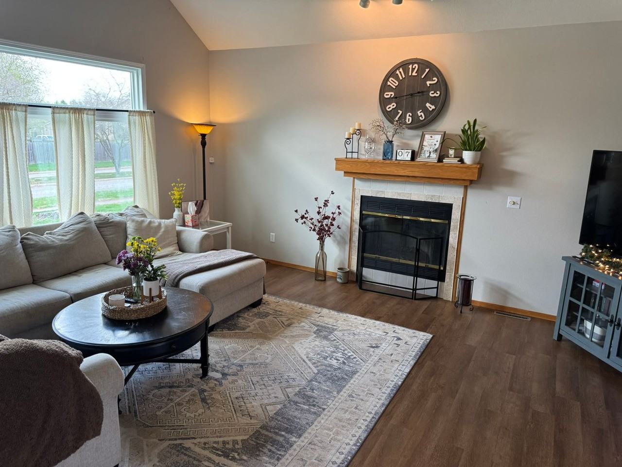 1217 Idaho Ave - Photo 4 of 36