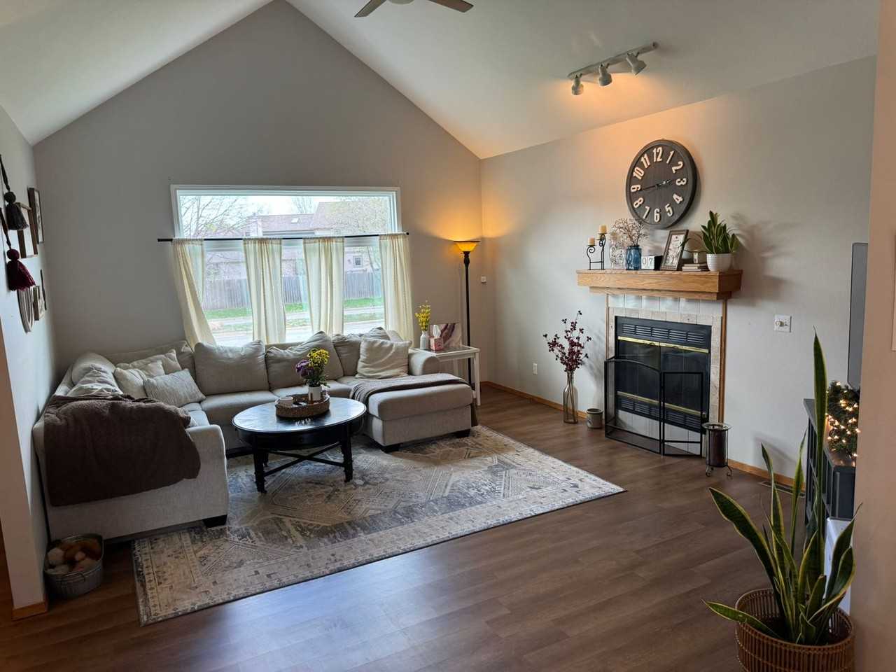 1217 Idaho Ave - Photo 7 of 36
