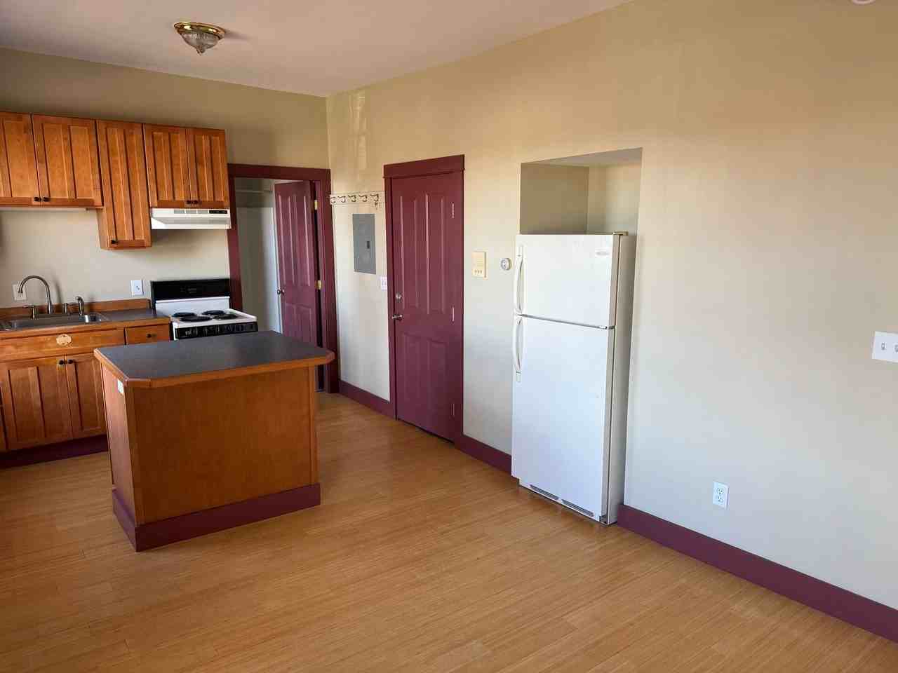 50 Adams St - Photo 4 of 10