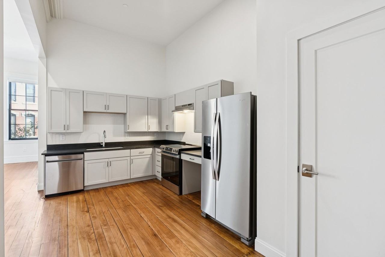 129 Main St - Photo 3 of 13