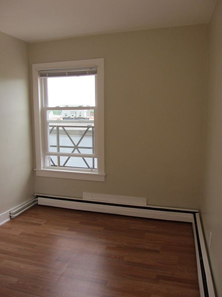 13 Bacon St - Photo 7 of 13
