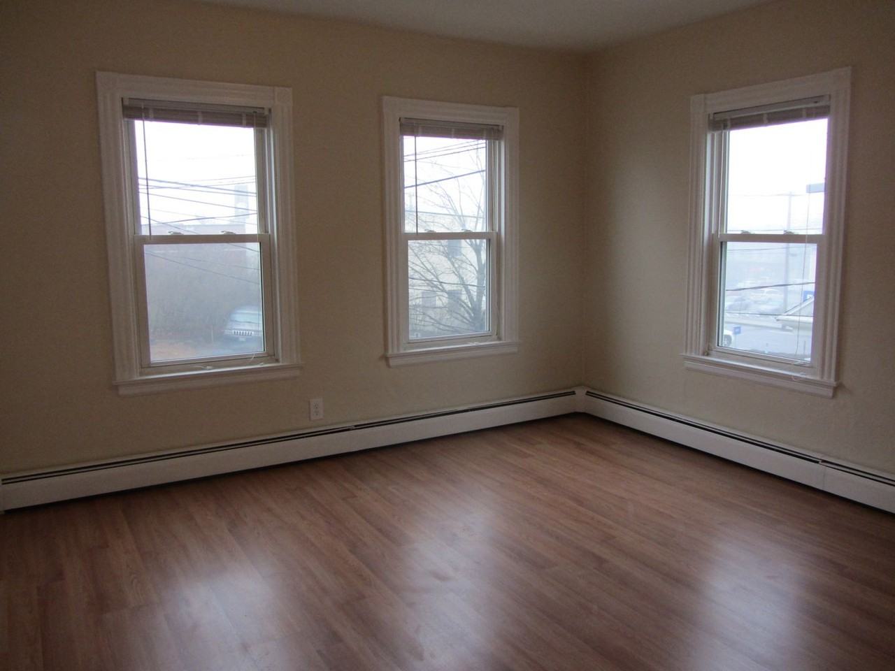 44 Jefferson St - Photo 7 of 13