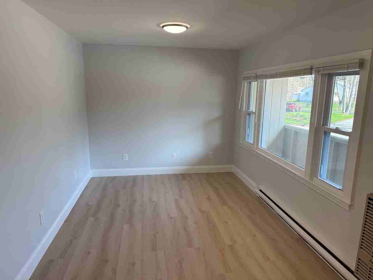 137 Temple Ave - Photo 3 of 10