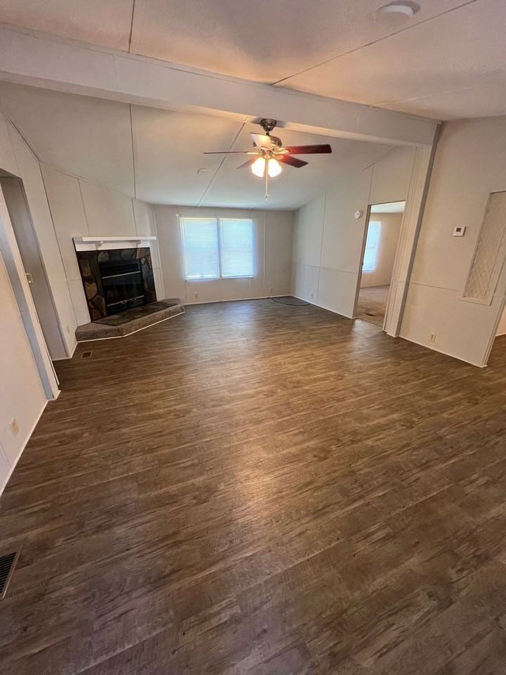 3700 Ash Dr - Photo 3 of 20
