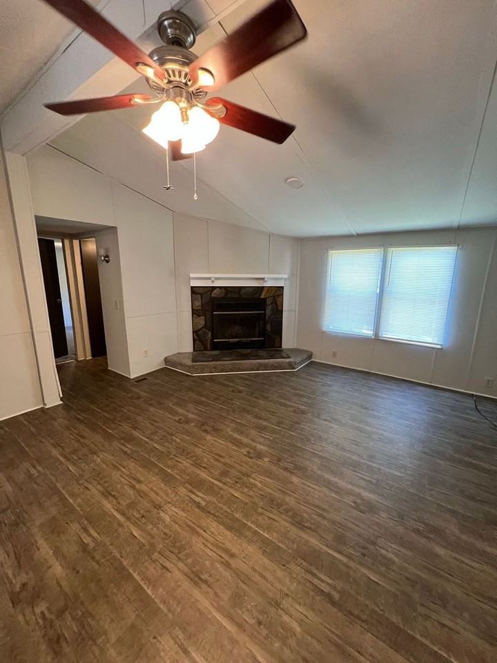 3700 Ash Dr - Photo 4 of 20