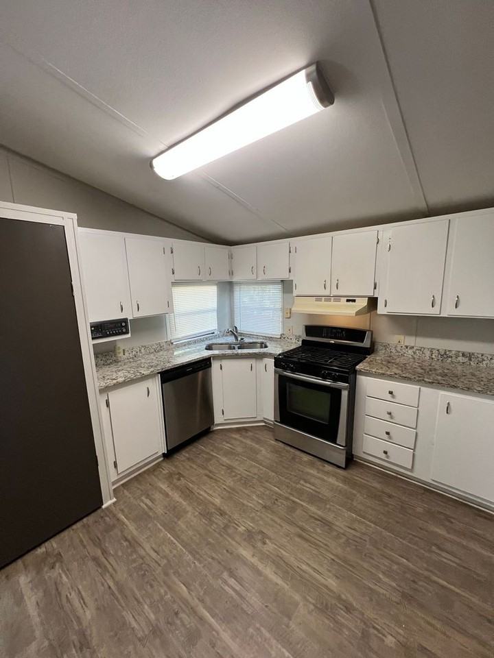 3700 Ash Dr - Photo 6 of 20