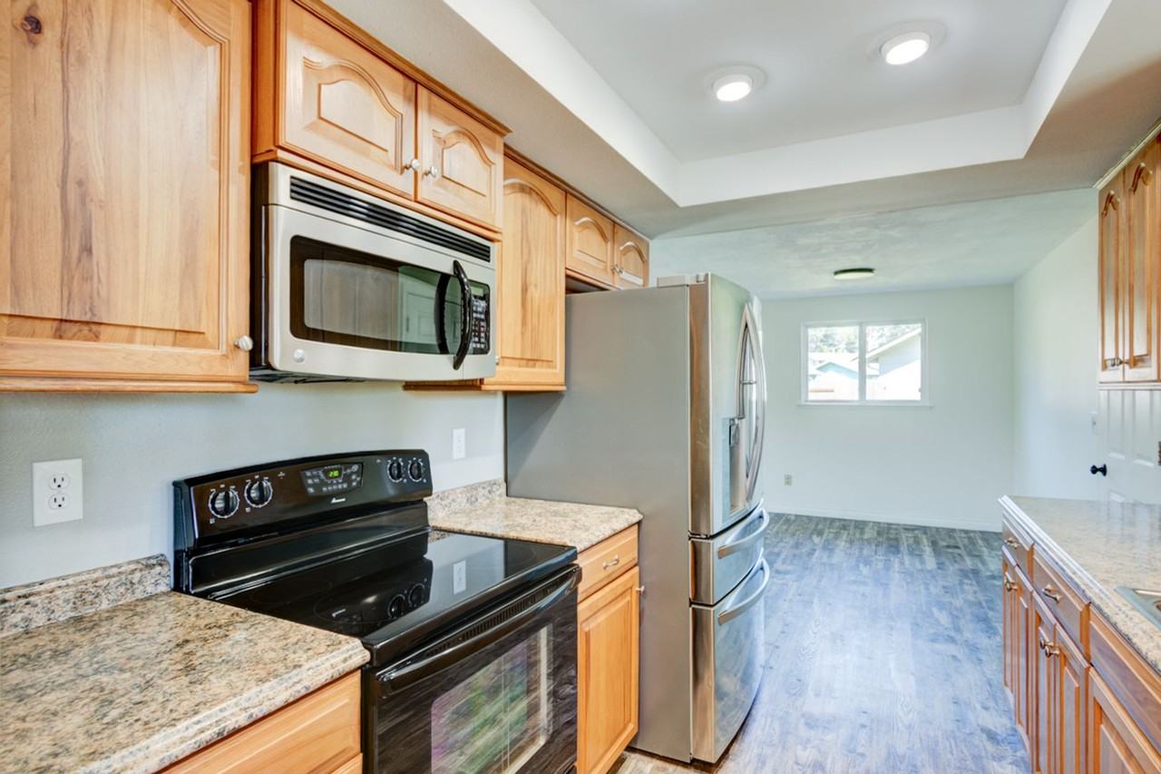 790 Nw Dory Dr - Photo 2 of 22