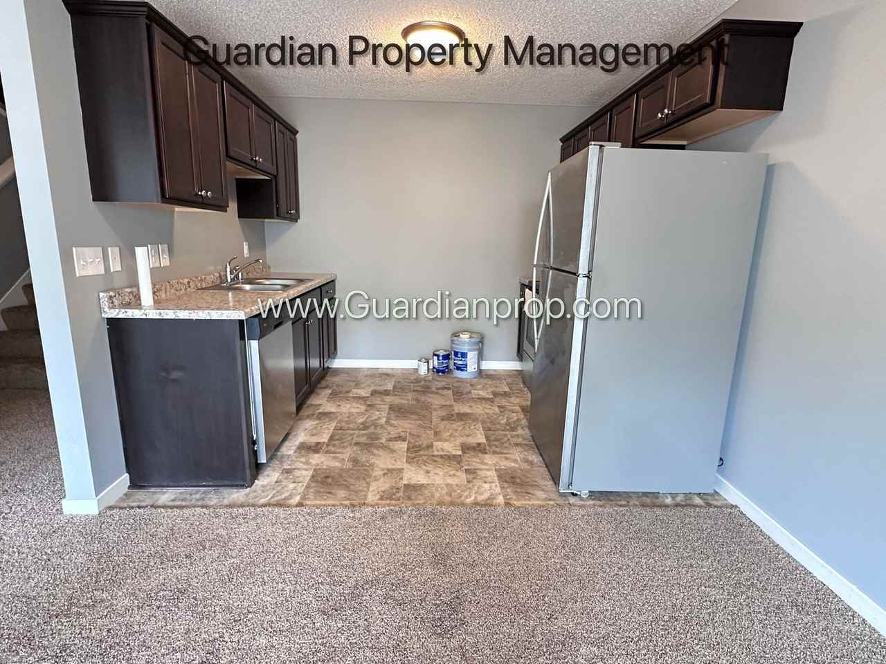 11960 Emery Village Dr N - Photo 4 of 19