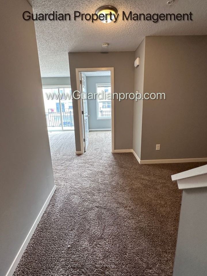 11960 Emery Village Dr N - Photo 7 of 19