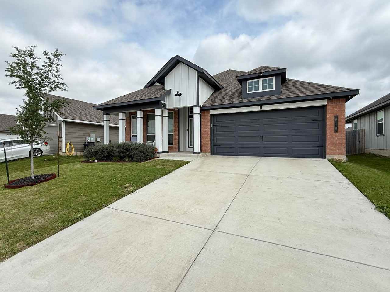 910 James Parker Cir - Photo 2 of 2