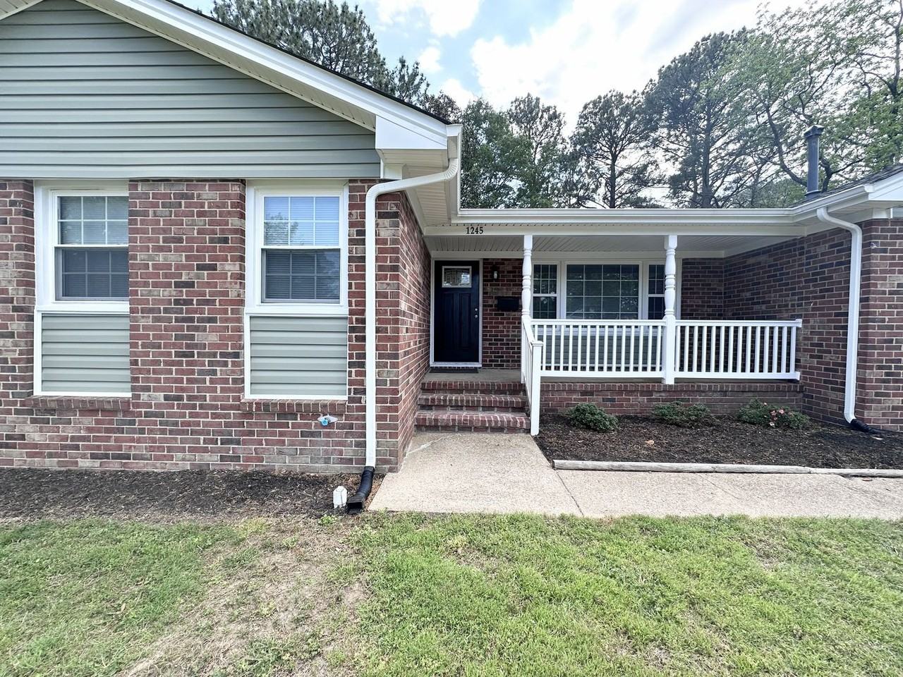 1245 Davis Ave - Photo 2 of 26